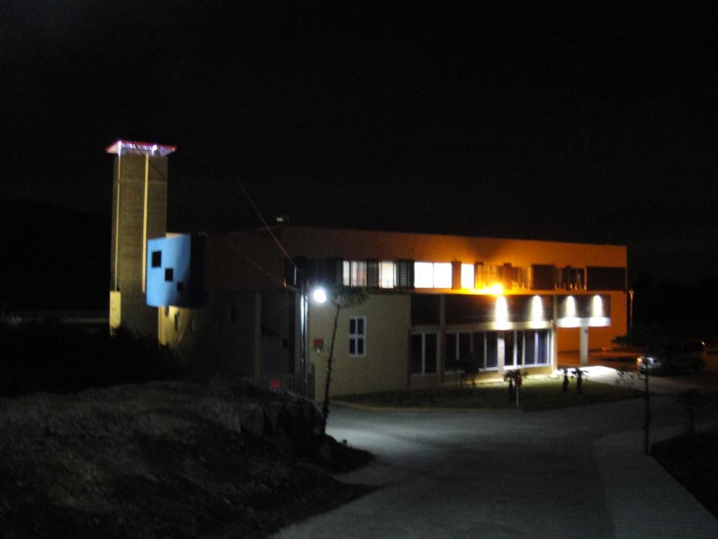 Geomunoreum Hostel Jeju Ngoại thất bức ảnh