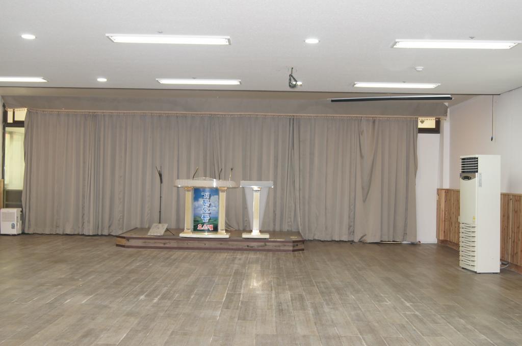 Geomunoreum Hostel Jeju Ngoại thất bức ảnh