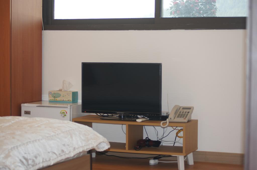 Geomunoreum Hostel Jeju Ngoại thất bức ảnh