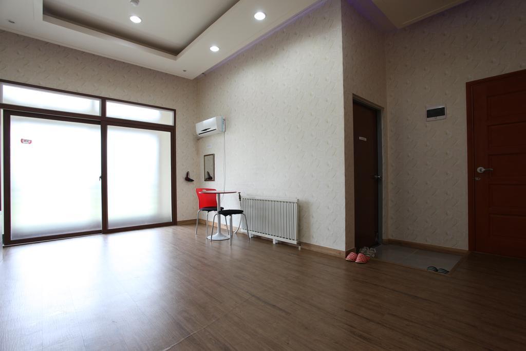 Geomunoreum Hostel Jeju Ngoại thất bức ảnh