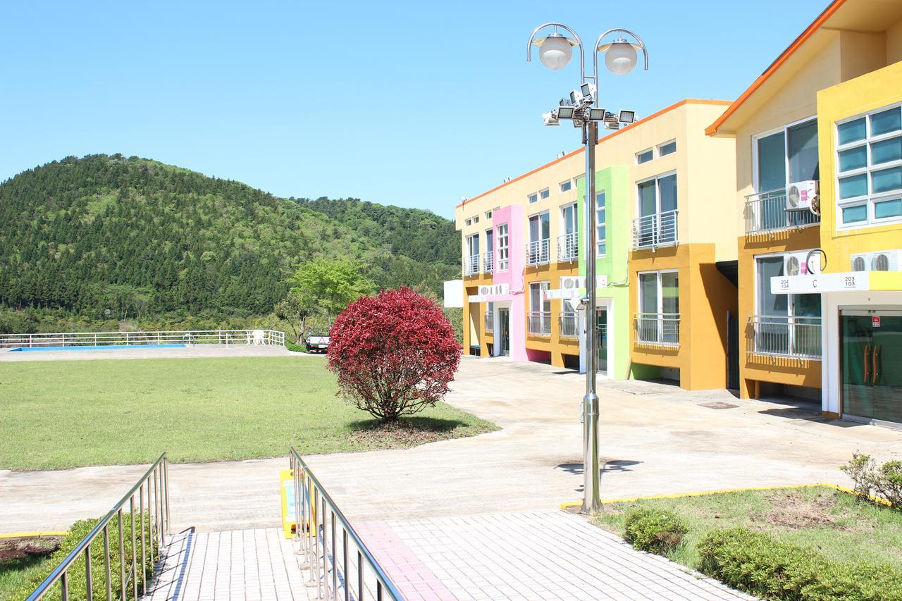 Geomunoreum Hostel Jeju Ngoại thất bức ảnh